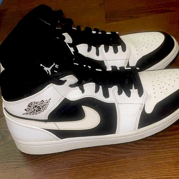 Jordan 1 mid black/white mens size 10 mint condition - Picture 7 of 16
